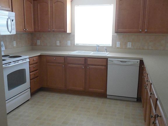 4th image of 1417 Chateau Way