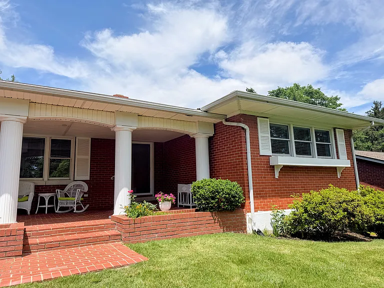 795 Hildeen Dr — Photo 2