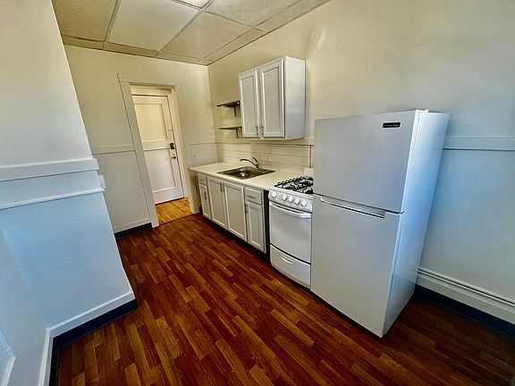 4th image of 25 Broezel St APT 206