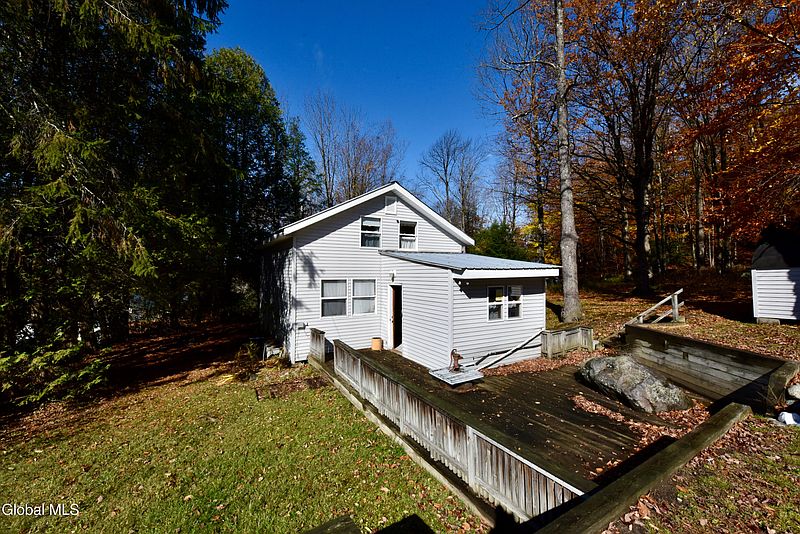 5th image of 4 DELAVAN Avenue