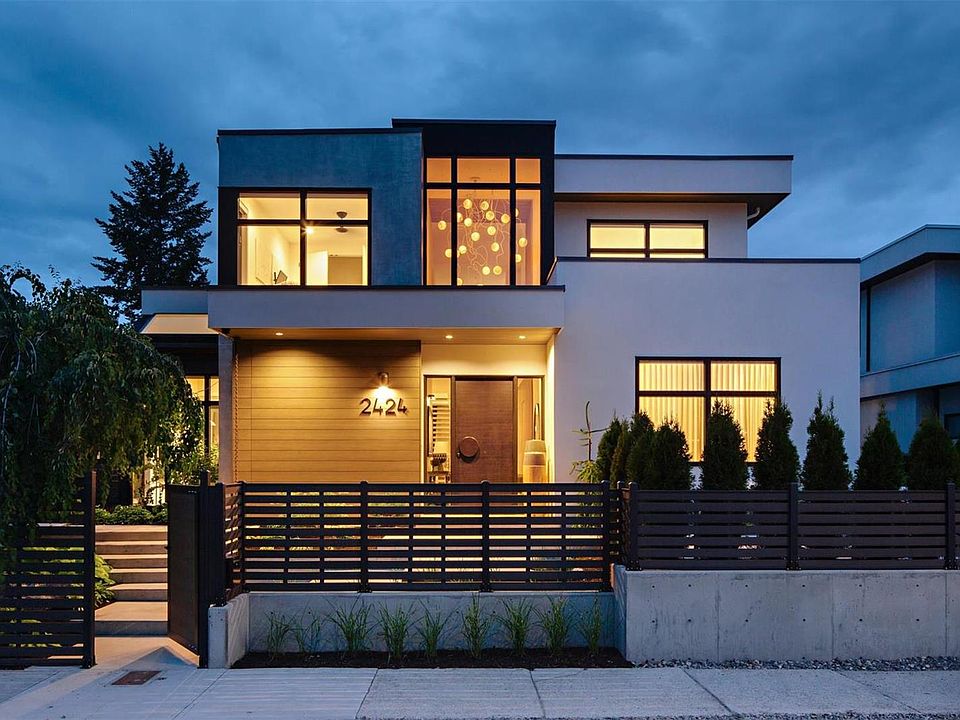 1st image of 2424 Taylor Cres