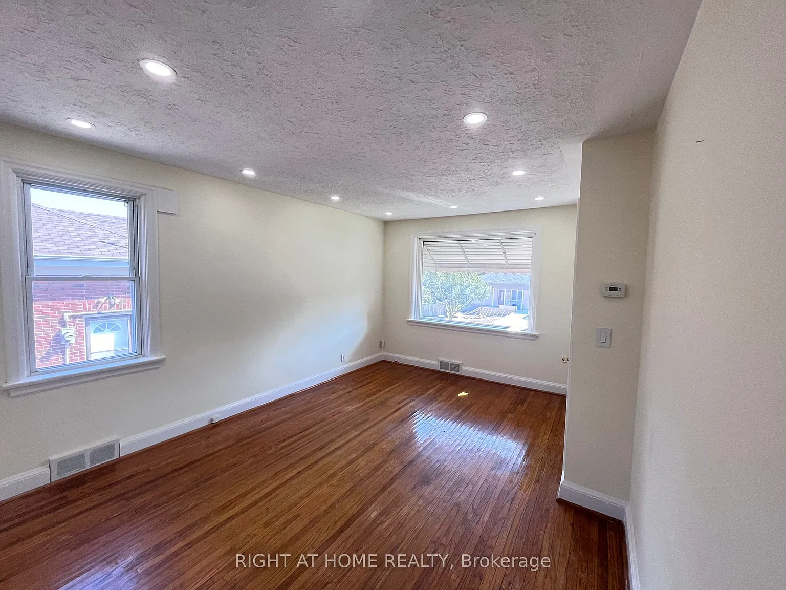 2 bed, $1,950 — Photo 4