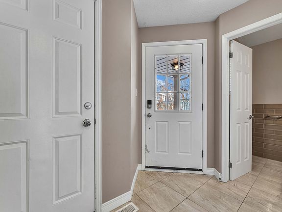 2nd image of 24 Ravenscroft Ct #1