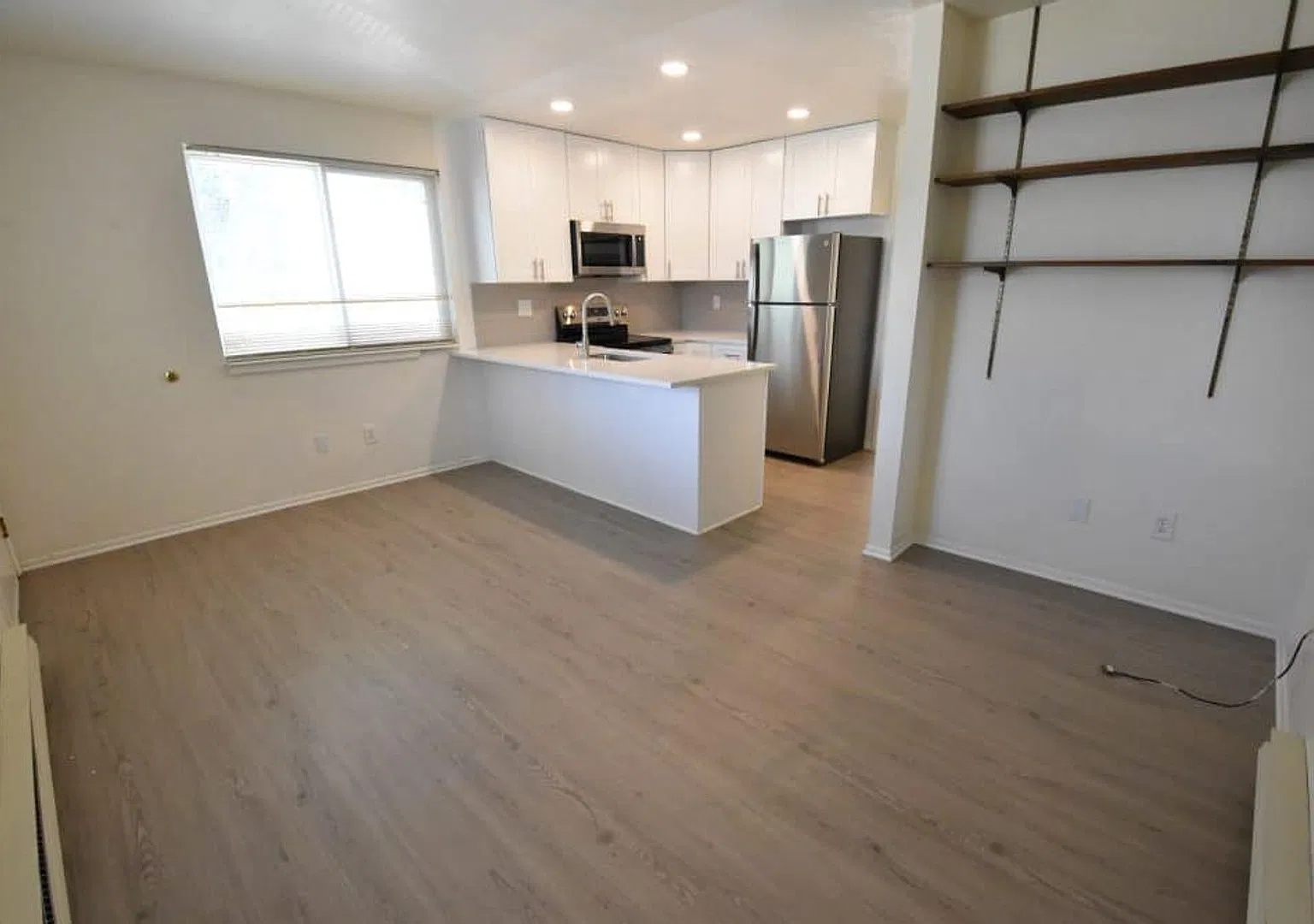 Charming 1 bed, 1 bath in six-plex in North Boulder! — Photo 3