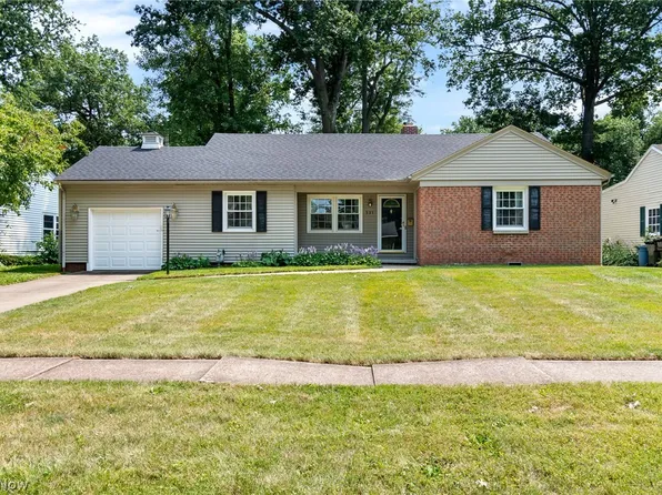 321 Miami Ave, Elyria, OH 44035