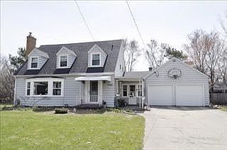 2nd image of 2324 Valentine St NE