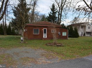 56 SE Amity Ave, Douglassville, PA 19518