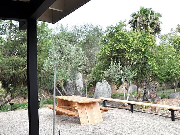 4th image of 680 Mar Vista Dr