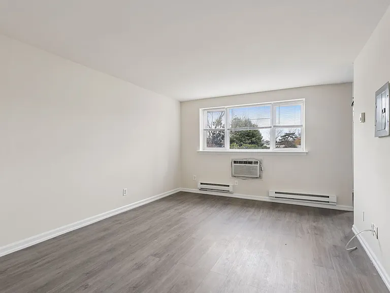Springfield Green Apartments — Photo 64