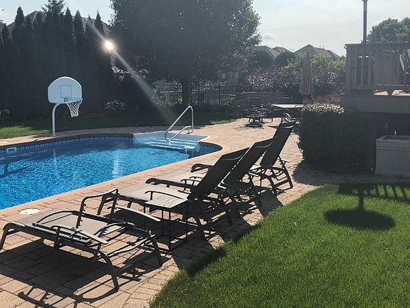 3rd image of 10825 Caribou Ln