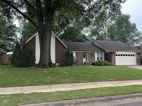 2nd image of 5971 Hickory Grove Ln