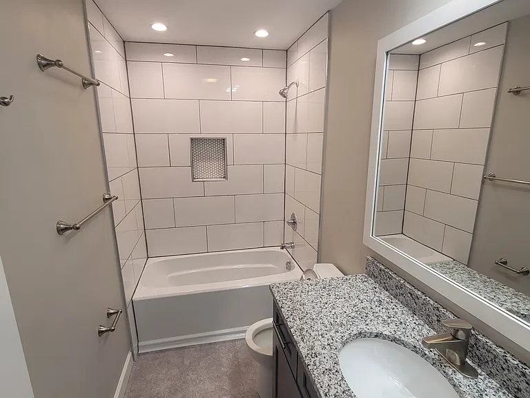 105 W Madison Ave #2 — Photo 4