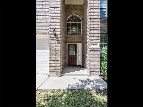 3rd image of 2562 Arbor Dr