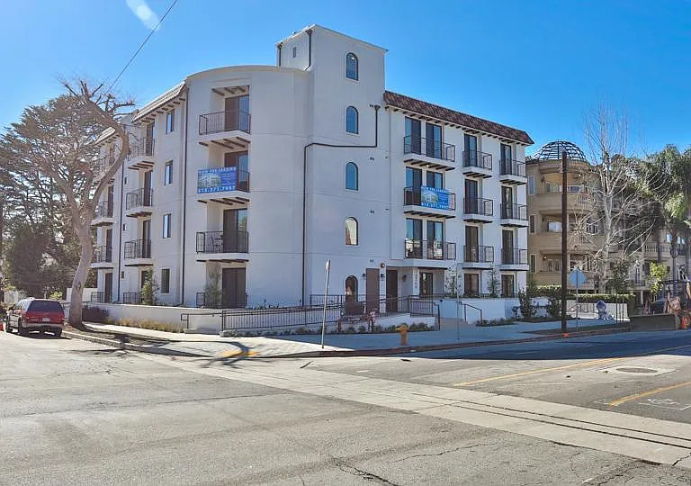 12700 Moorpark St #301 — Photo 24