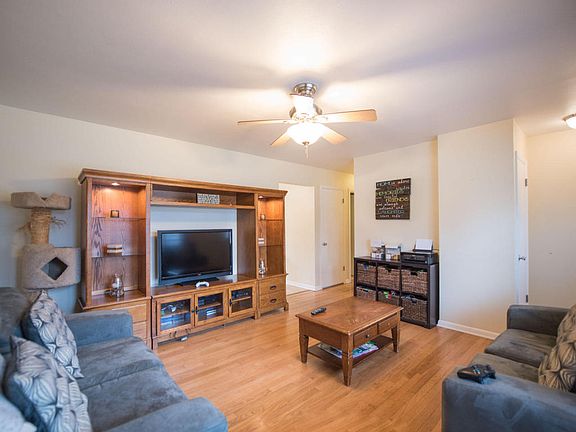 3rd image of 2103 Garland Ave
