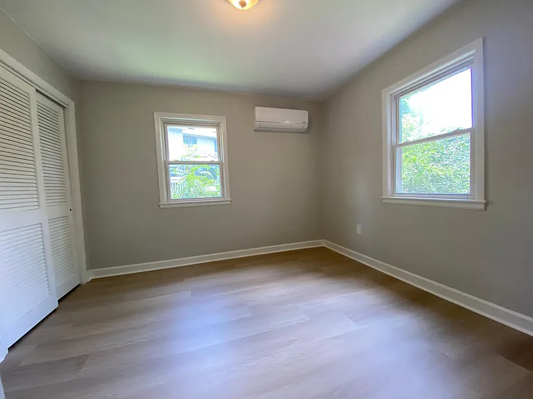 910 Providence Pl — Photo 9