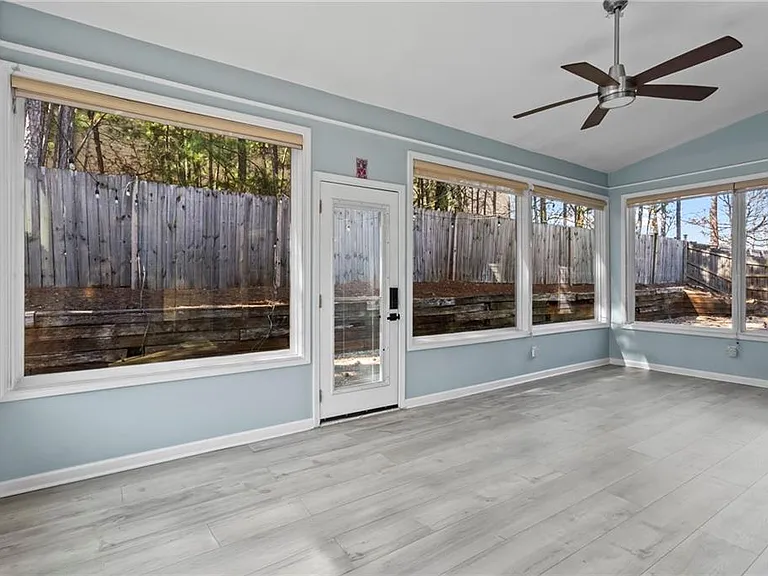 3030 Northcliff Dr — Photo 11