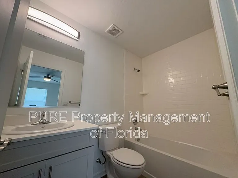 339 NE Sanchez Ave #103 — Photo 24