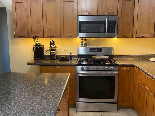 242 W Waiko Rd