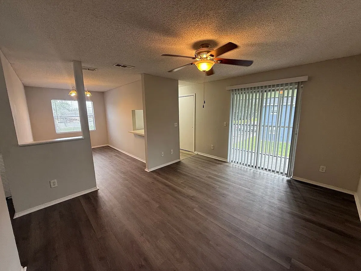 4112 Pershing Pointe Place — Photo 4