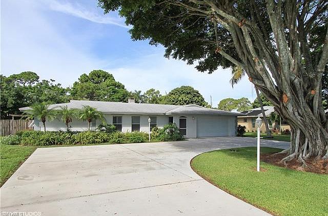 1st image of 572 Sanford Dr