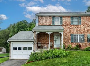 29 Whisconier Vlg #29, Brookfield, CT 06804