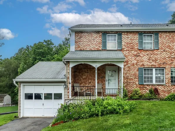 29 Whisconier Village #29, Brookfield, CT 06804