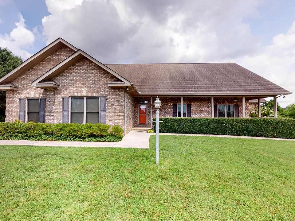 1st image of 200 Crest Dr