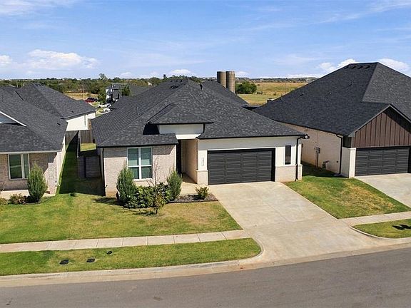2nd image of 15116 Jasper Ct