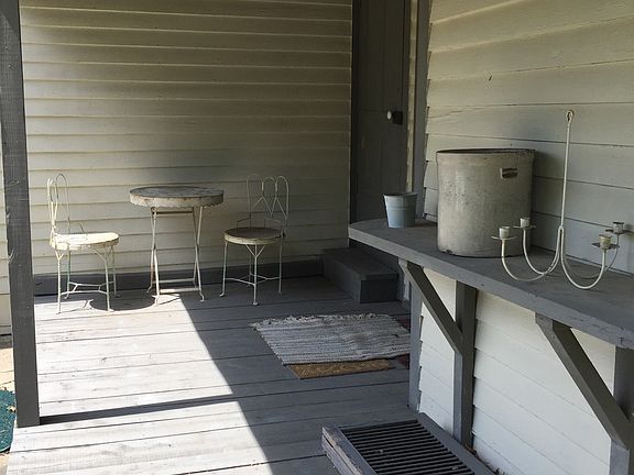 Side porch