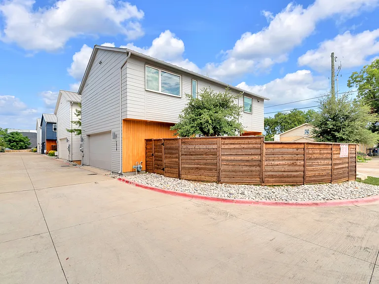 1028 Bastion Ct — Photo 18