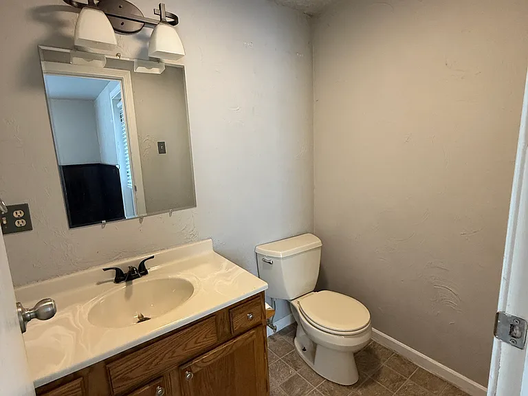 329 Reno St — Photo 11