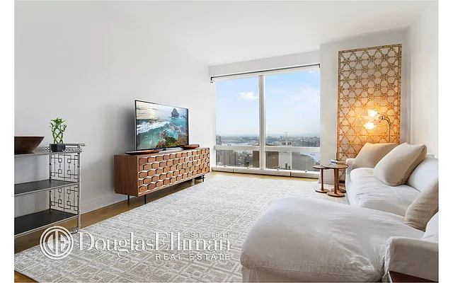 Rented by Douglas Elliman | media 22