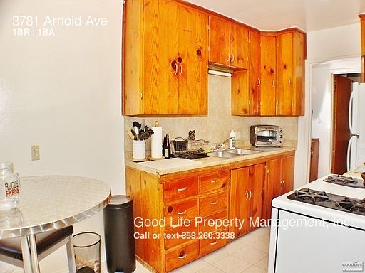 5th image of 3781 Arnold Ave