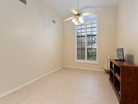 4th image of 2031 SW Jaguar Avenue