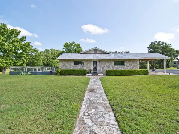 702 E Schubert, Fredericksburg, TX 78624