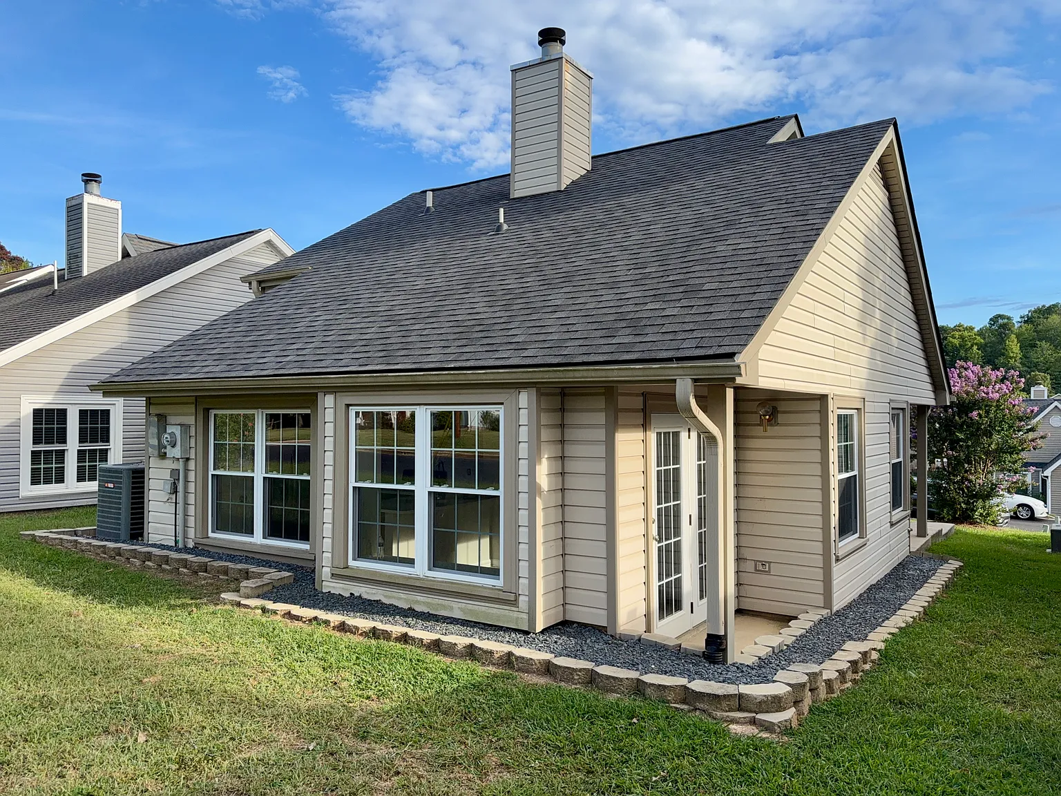 3 bed, 1186 sqft, $1,850 — Photo 4