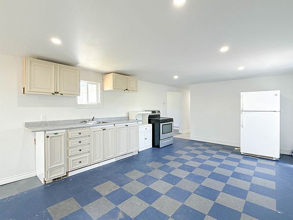 4th image of 6447 Cardigan Rd
