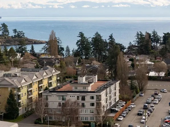 1405 Esquimalt Rd #204, Esquimalt, BC V9A 0A4