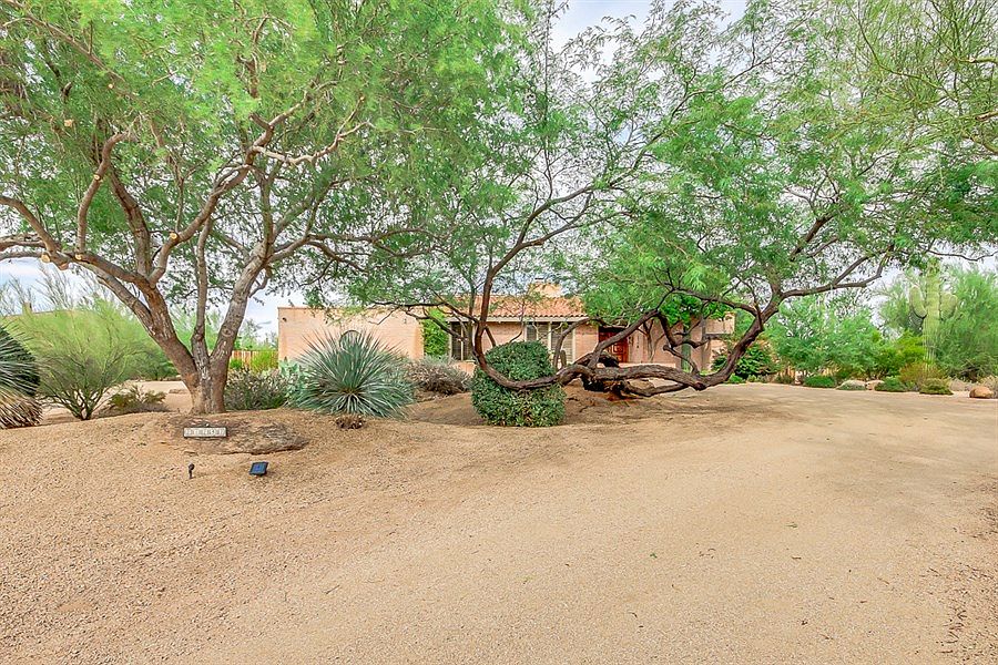 2nd image of 25237 N Horseshoe Trl