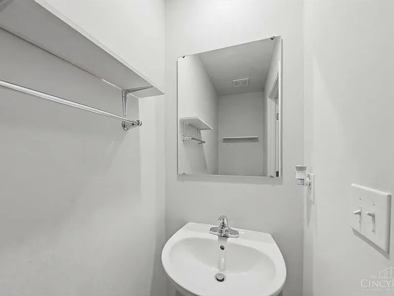 175 Skyway Dr — Photo 16