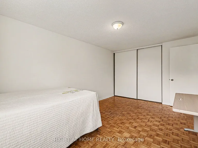 980 Gulf Pl #207 — Photo 26