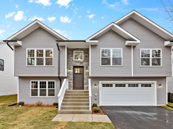 37 Eastwood Ave, Port Barrington, IL 60010