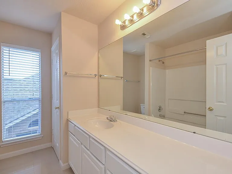 2135 Brinton Oaks Ct — Photo 26
