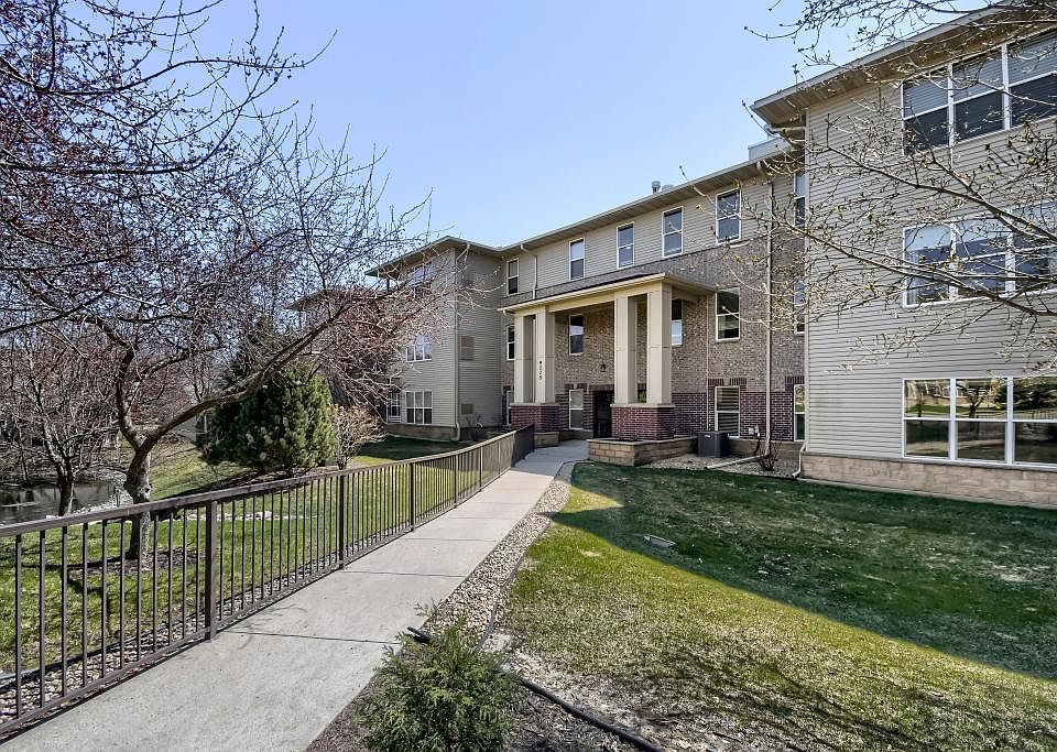 1st image of 9225 Medicine Lake Rd APT 212B