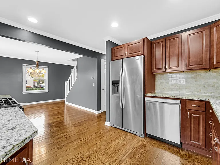 6661 Glenview Dr — Photo 13