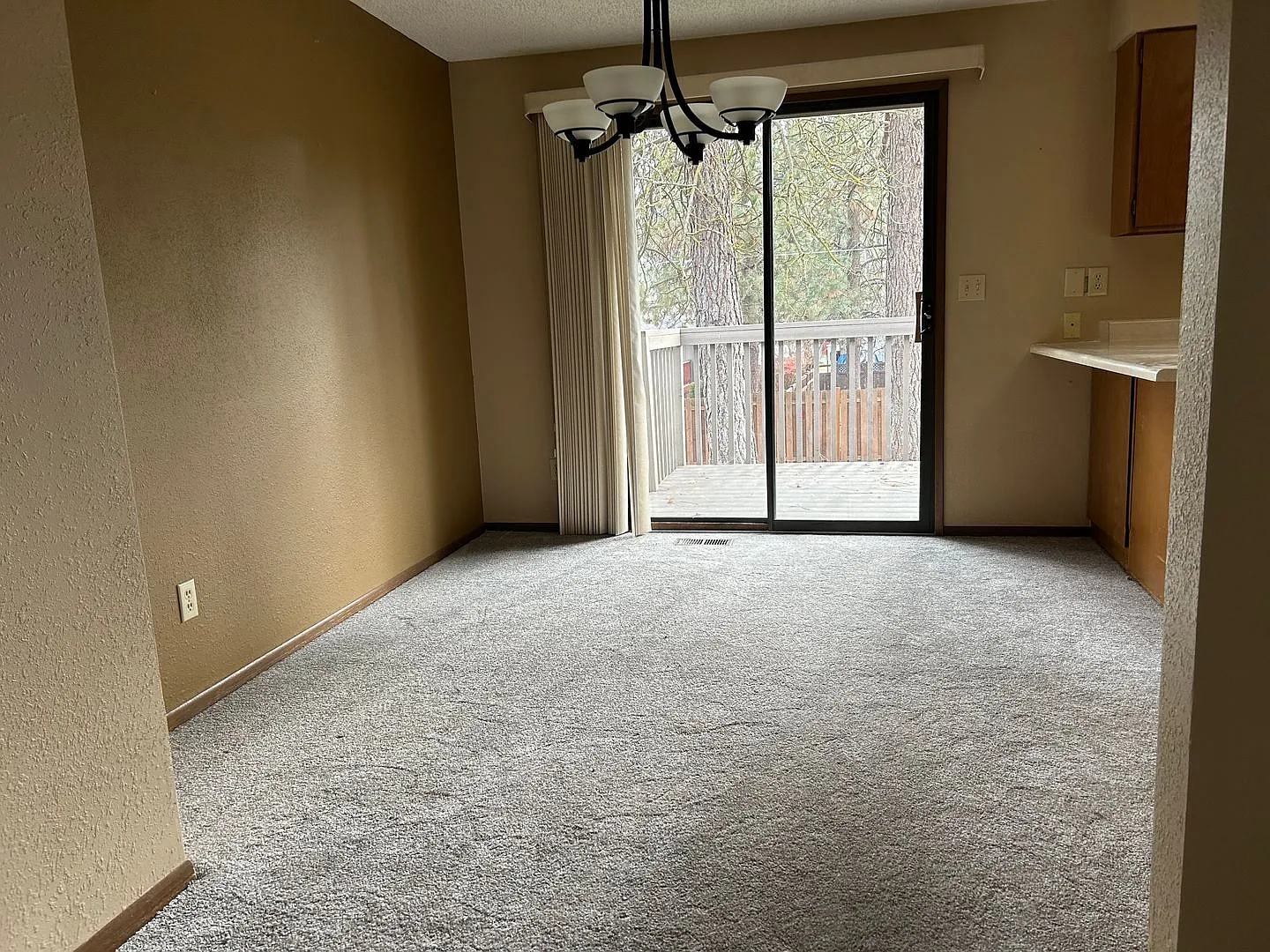 4-Bed 2- bath home Near Riverside State Park — Photo 4