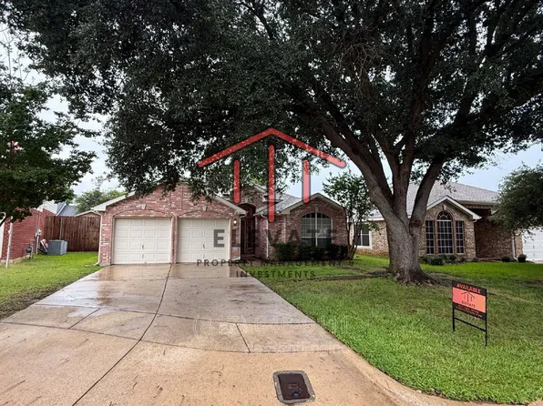 6105 Comfort Dr, Fort Worth, TX 76132