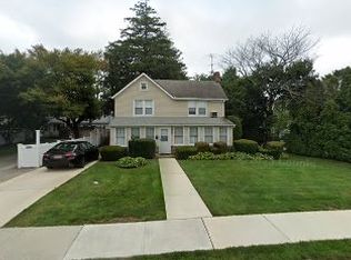 2097 Washington Ave, Seaford, NY 11783