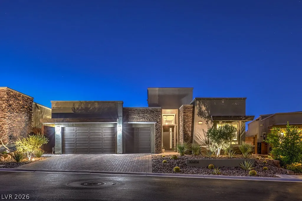 3 bed, 3.5 bath, 2827 sqft, $8,000 — Photo 1